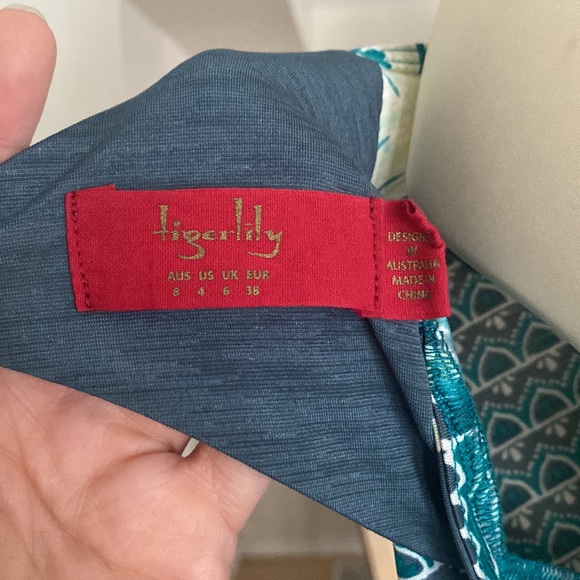 Tigerlily Dress size 4 🏝 - Picture 6 of 6